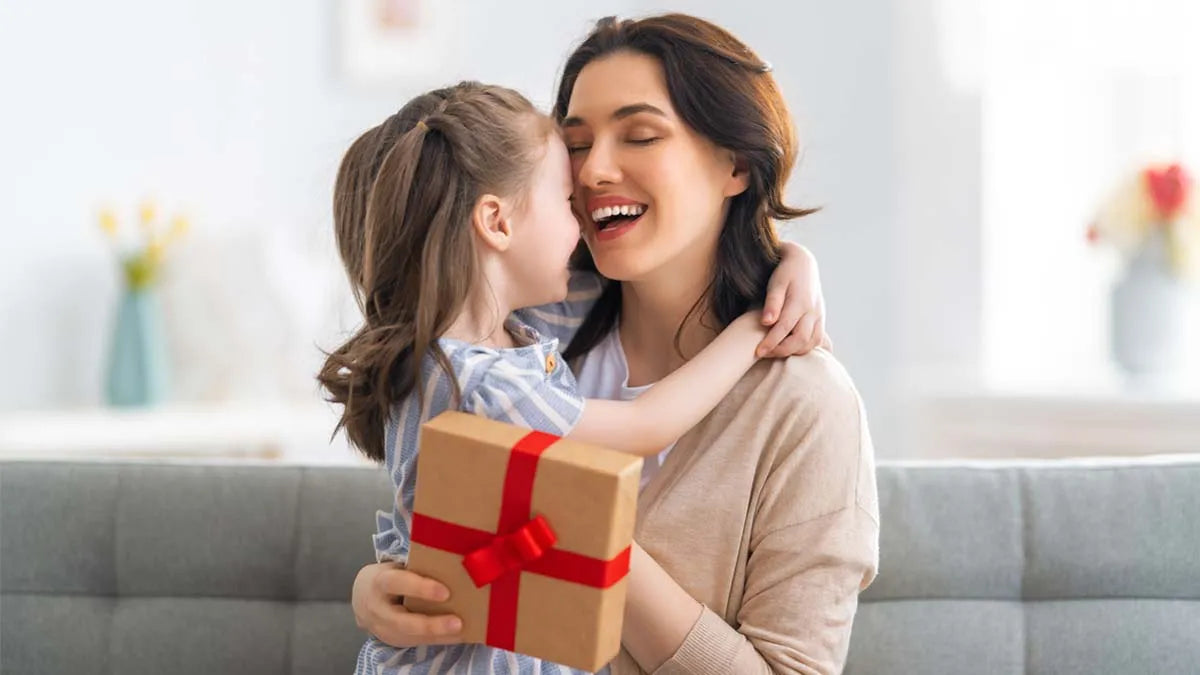 7 Ideas de Regalos para el Día de la Madre 2026 (Opciones por Menos de 100€)