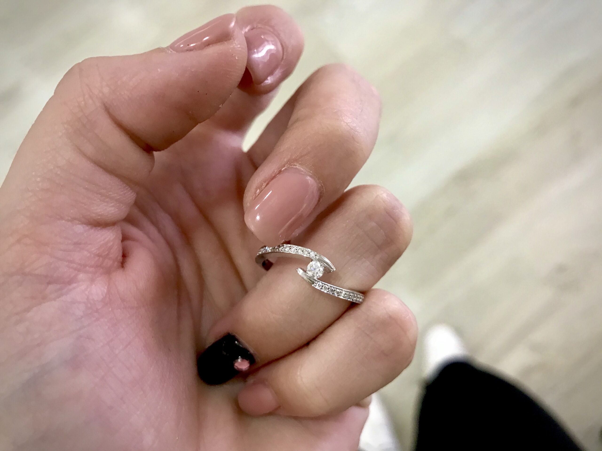 Anillo de Mujer de Compromiso Turquía en Oro Blanco 18k y Diamantes