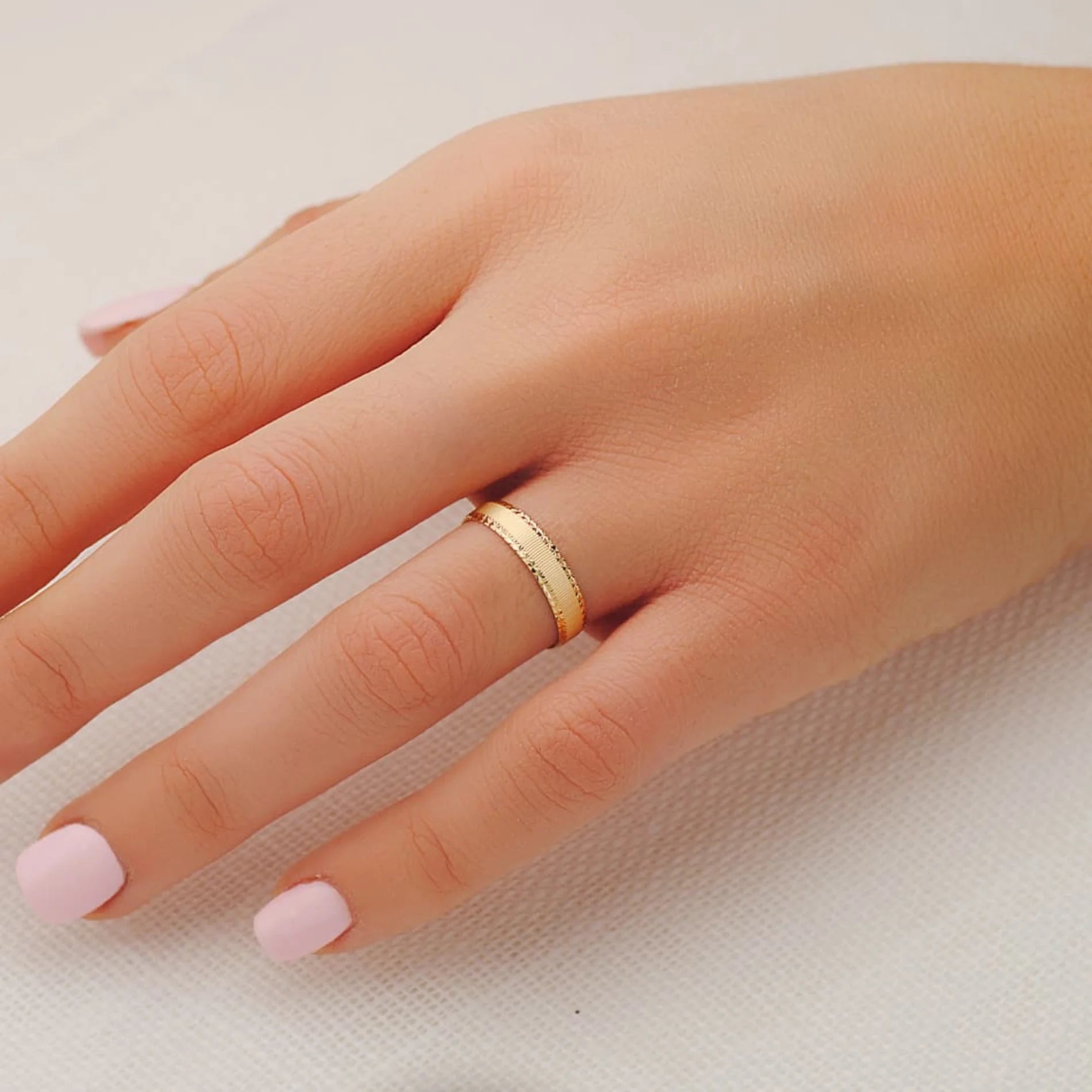 Alianza Boda para Mujer Oro 9kts Bordes Diamantados