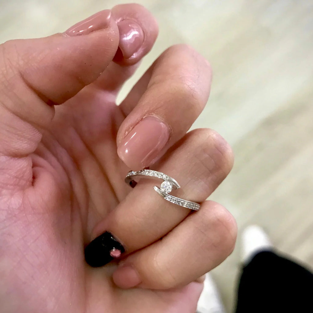 Anillo de Mujer de Compromiso Turquía en Oro Blanco 18k y Diamantes