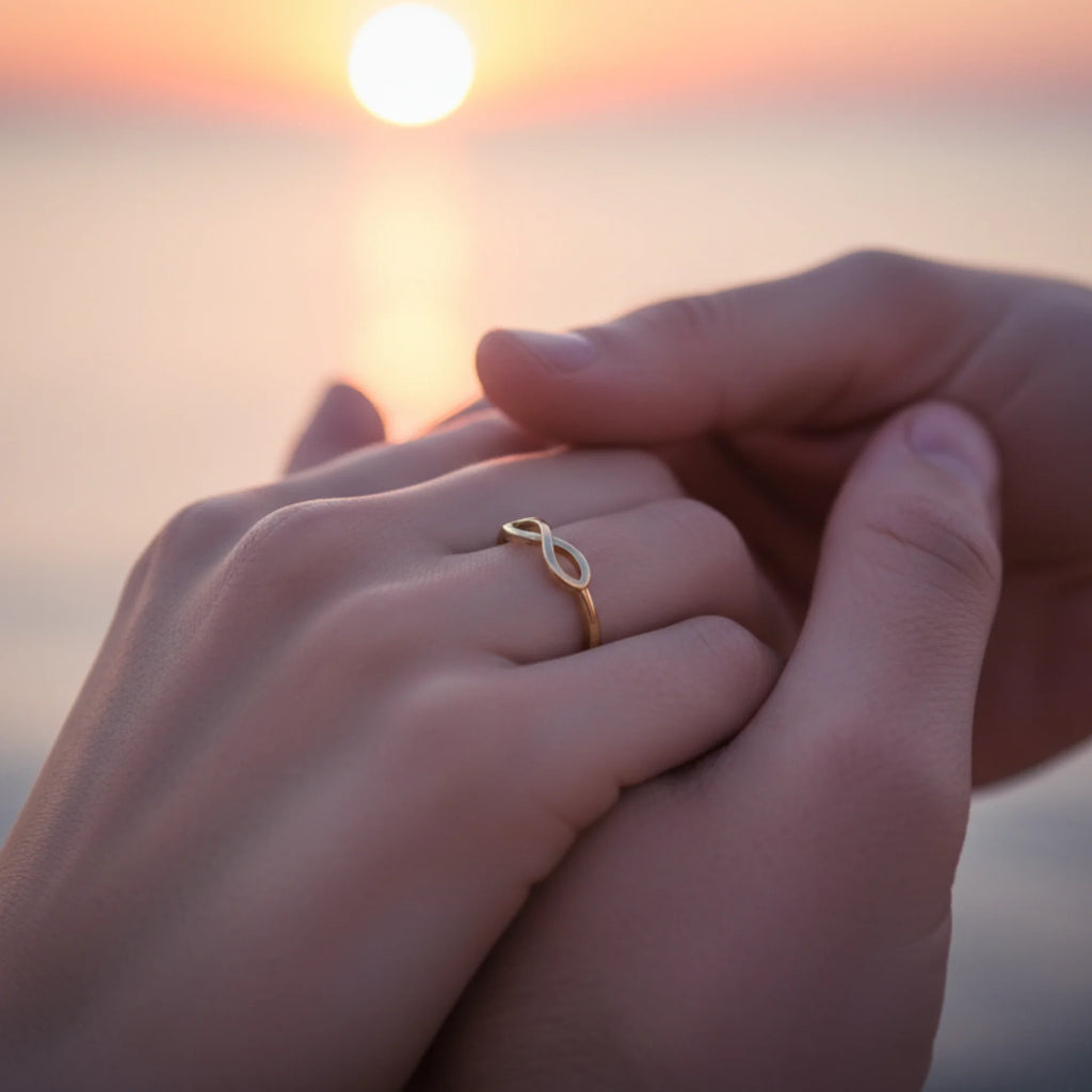 Anillo para Mujer Oro Amarillo 18K Infinito