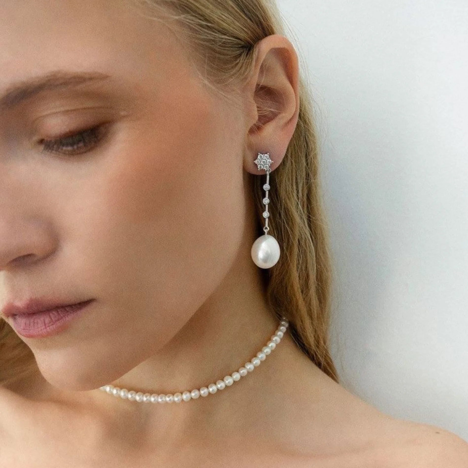 Pendientes para Mujer de Plata Largos con Perla y Circonitas Marina García Fiesta Boda