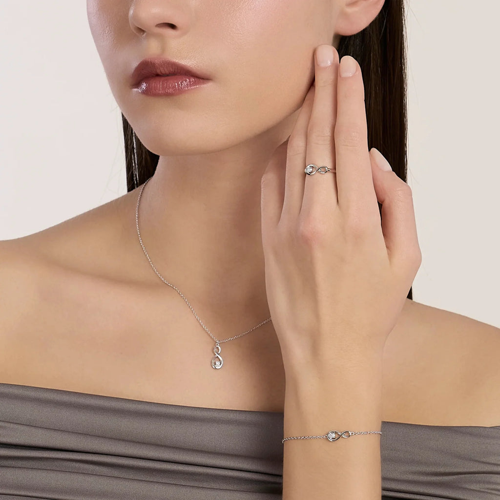 Pulsera con símbolo de infinito y diamante cultivado en laboratorio de 0,06 quilates