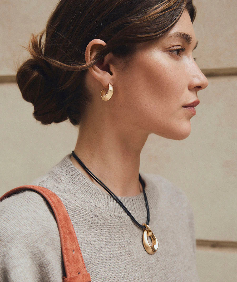 Colgante para Mujer Oval Volumen Dual Oro 18 K