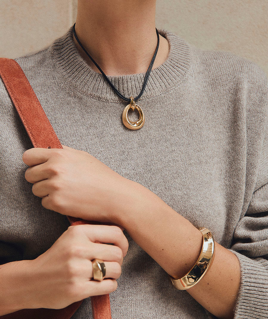 Colgante para Mujer Oval Volumen Dual Oro 18 K