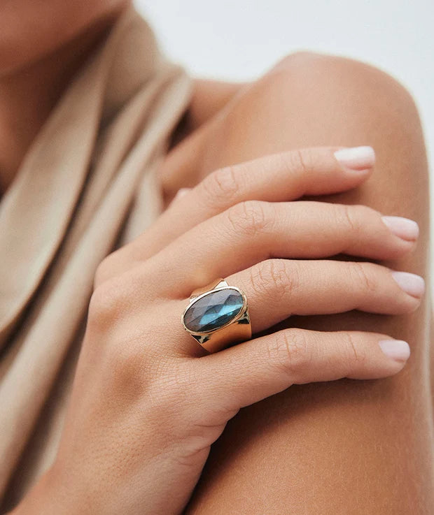Anillo para Mujer Ancho labradorita Bañado en Oro 18K